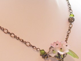 pink flower bouquet necklace, wire wrapping, filigree, pink, green