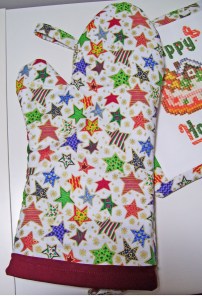 christmas stars oven mitt, white, red trim, happy holidays