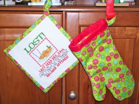 christmas pot holder and oven mitt set, lost cookies cross stitch design