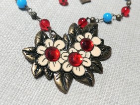 Flower trio necklace