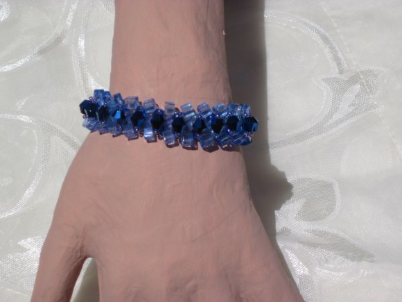 cobalt blue beaded bracelet
